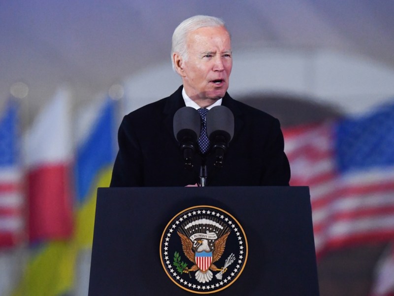 “El presidente Putin eligió esta guerra. Cada día que la guerra continúa es su elección”: Biden en aniversario de invasión rusa a Ucrania