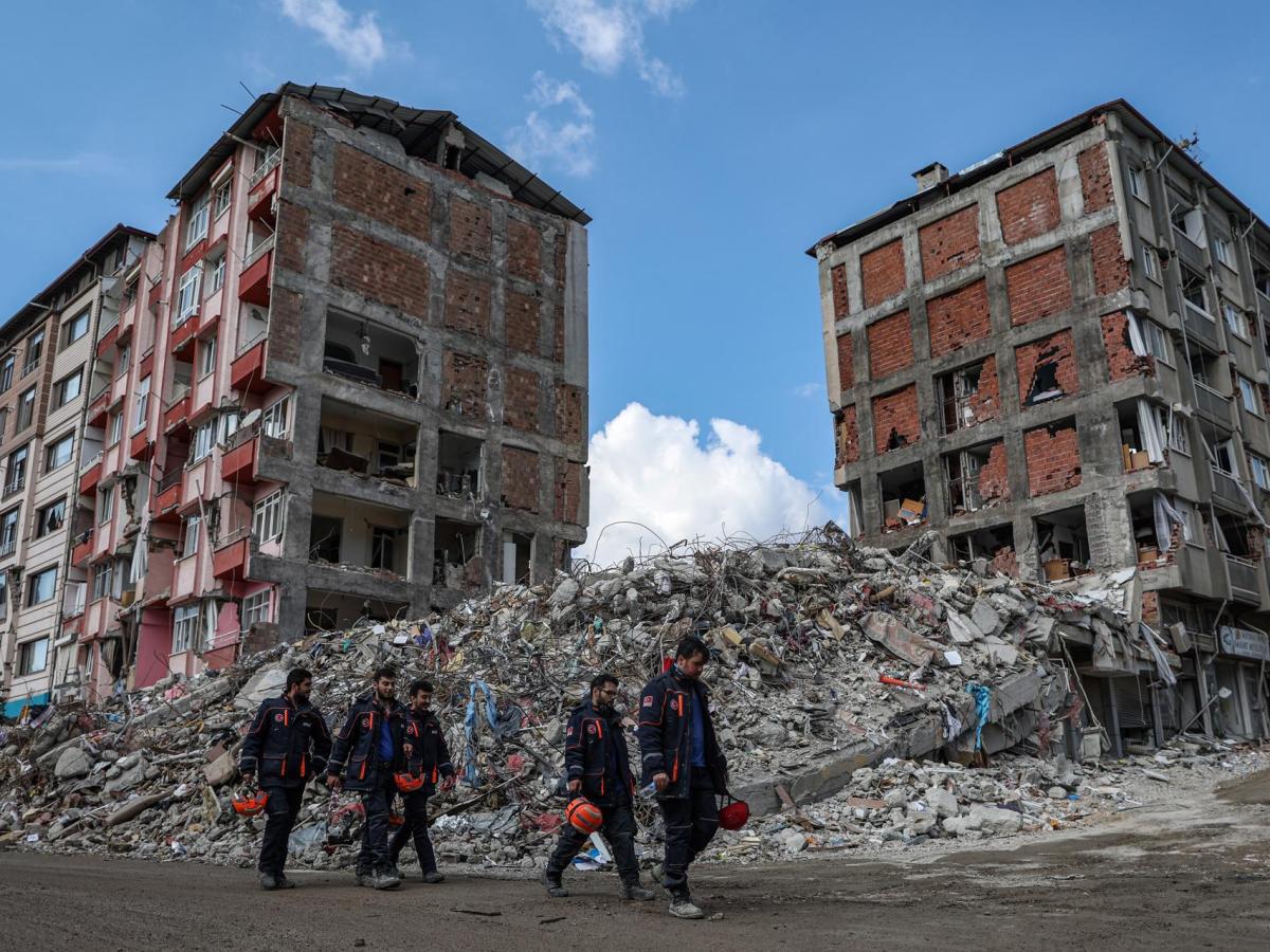 15 hospitales en Turquía y siete en Siria quedaron dañados tras el terremoto