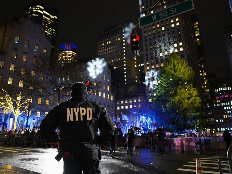 Acusan a capitán de la Policía de Nueva York de acoso sexual a oficiales