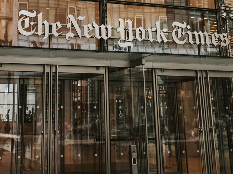 Periodistas y celebridades  acusan al New York Times de tener un “sesgo editorial” contra la comunidad transgénero