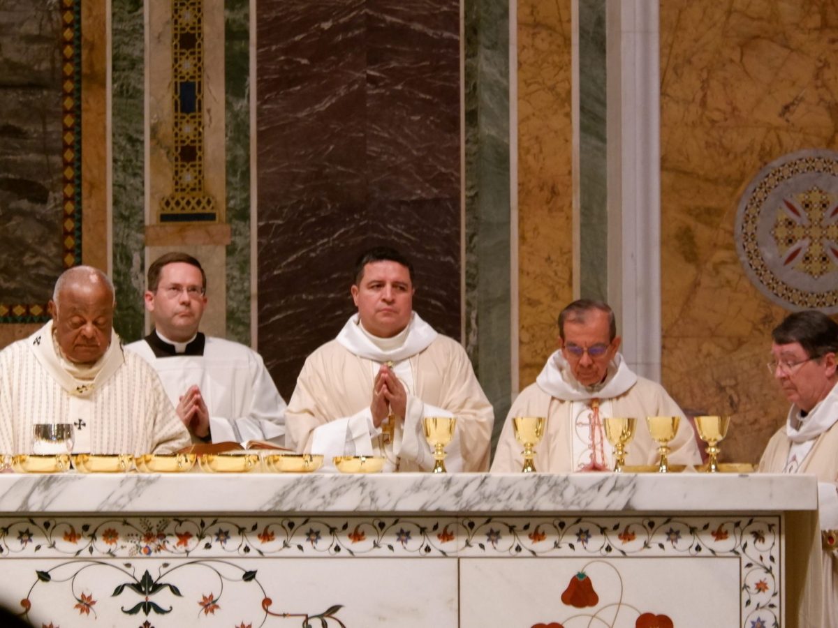 Obispo Evelio Menjívar: “La Iglesia quiere pastores que se identifiquen con la gente”