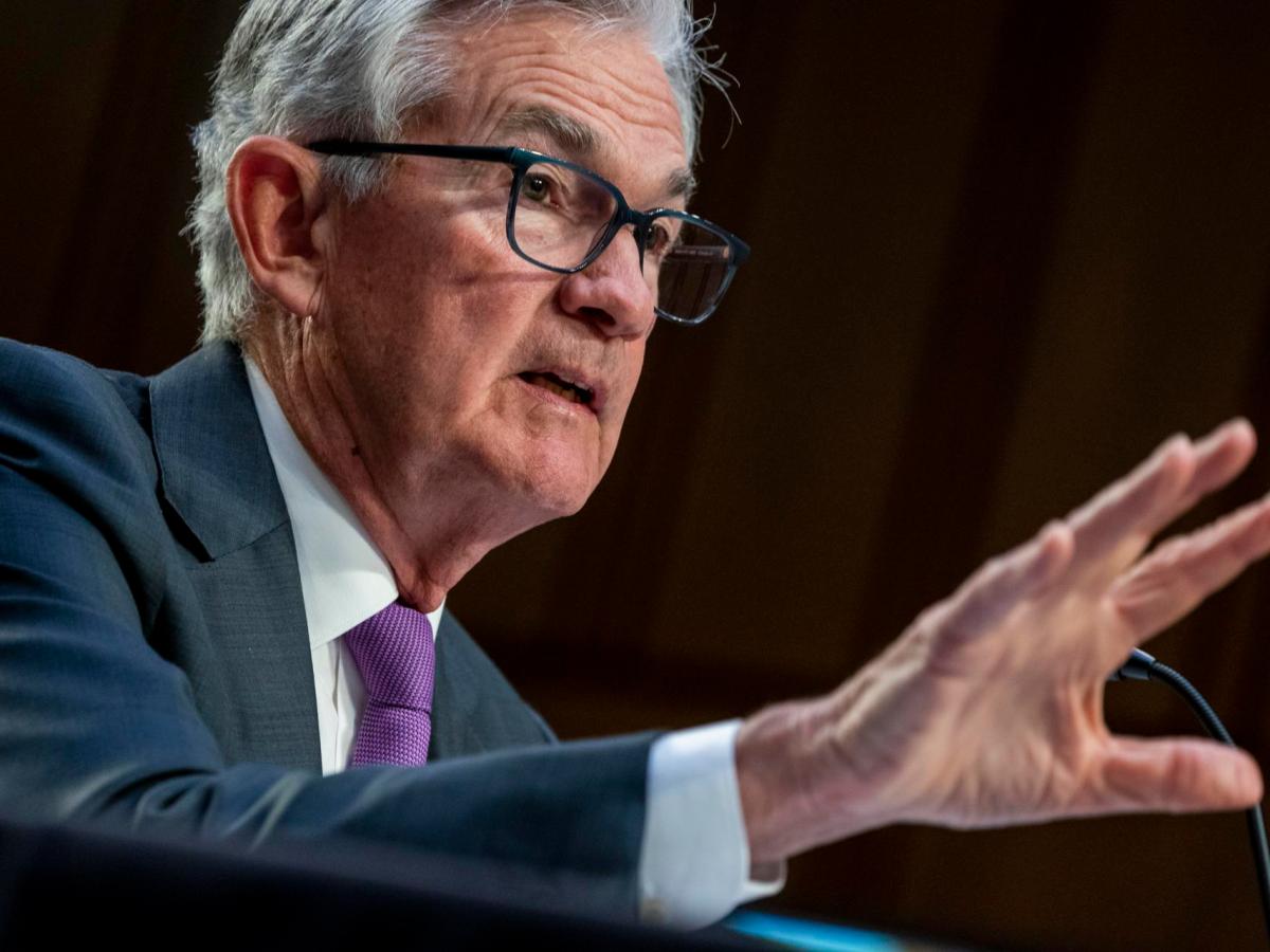 Aumentos más altos de las tasas de interés pueden ser necesarios, advierte el presidente de la Fed