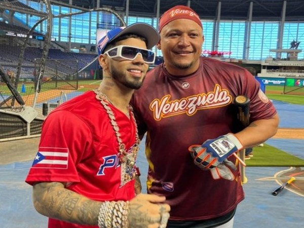 Anuel AA no perdió la oportunidad de conocer a las estrellas de Venezuela en el Clásico Mundial (+Video)