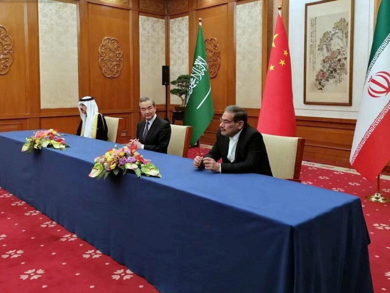 China juega a mediador en el Golfo
