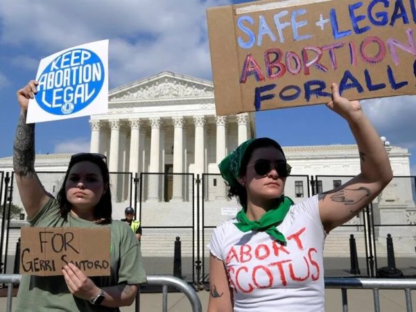 Bloquean prohibición del aborto en Dakota del Norte, al menos por ahora