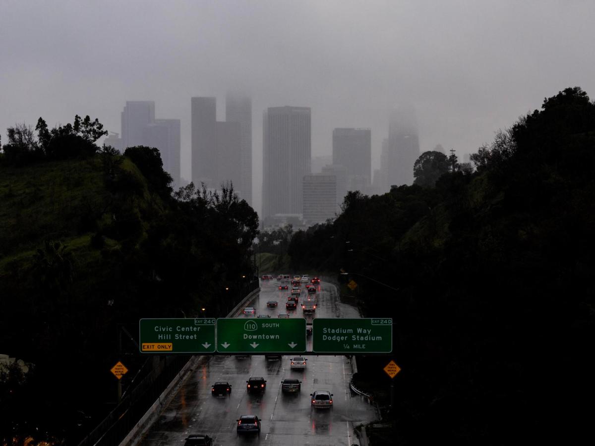 Tormenta en California: más de 200 mil personas quedaron sin electricidad