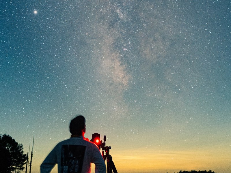 Mercurio, Júpiter, Venus, Urano y Marte debajo de la Luna, en este orden se verá la alineación de los cinco planetas