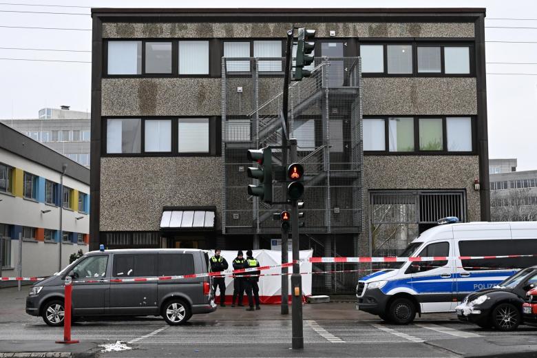 At least eight dead in shooting in Hamburg