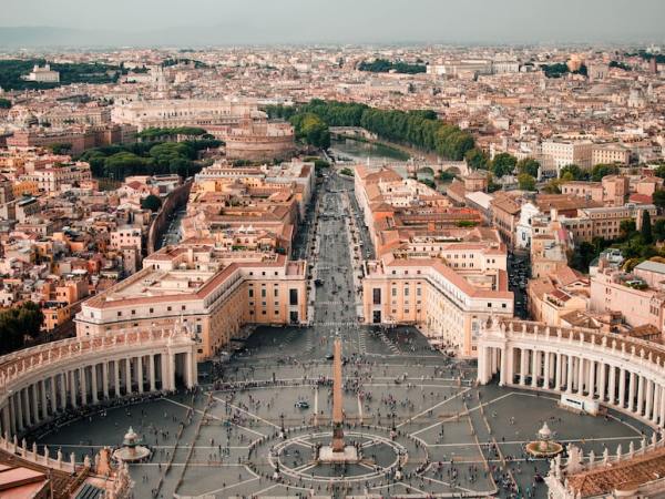 Cardenales deberán pagar alquileres en El Vaticano