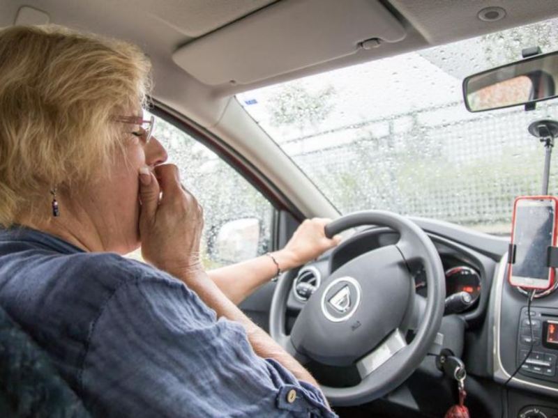 Conducir con menos de cinco horas de sueño es tan riesgoso como manejar ebrio, según estudio