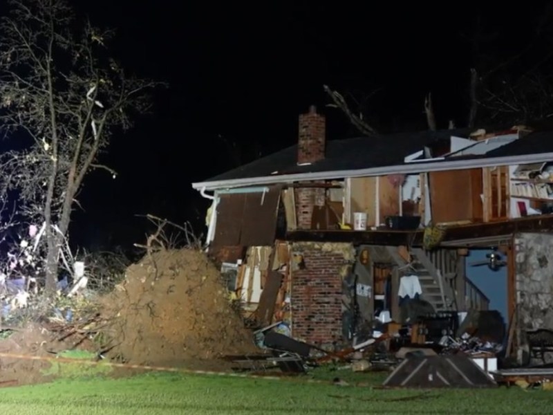 Tornado en Missouri deja al menos cuatro muertos y casas destrozadas